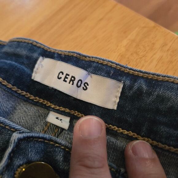 Ceros Mid Rise Straight Leg Blue Distressed Jeans Women’s Size 27 - Picture 8 of 11